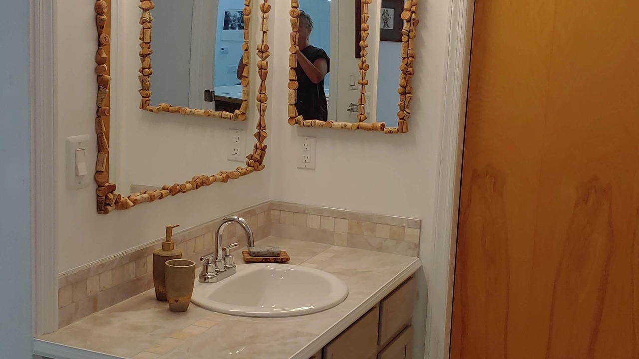 Photo of Bathroom in Putnam Hall