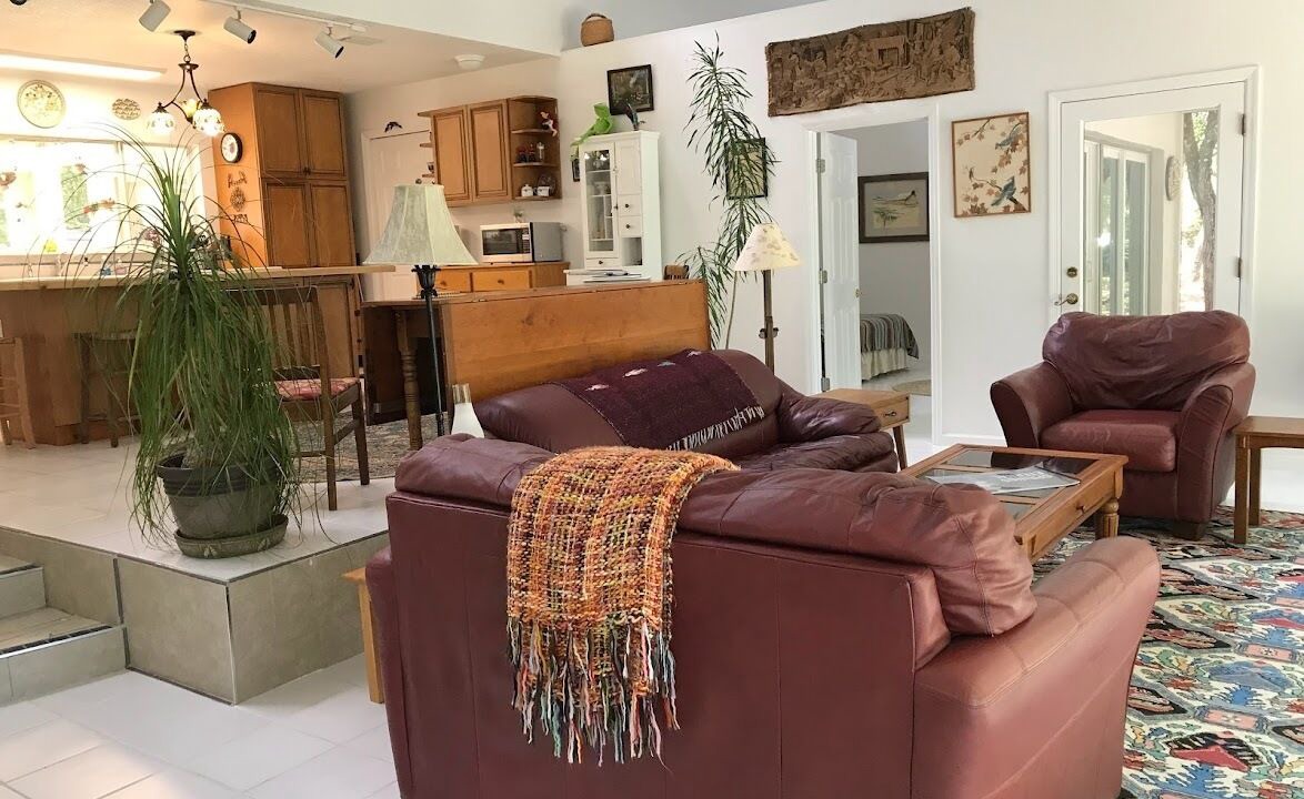 Photo of Livingroom in Putnam Hall