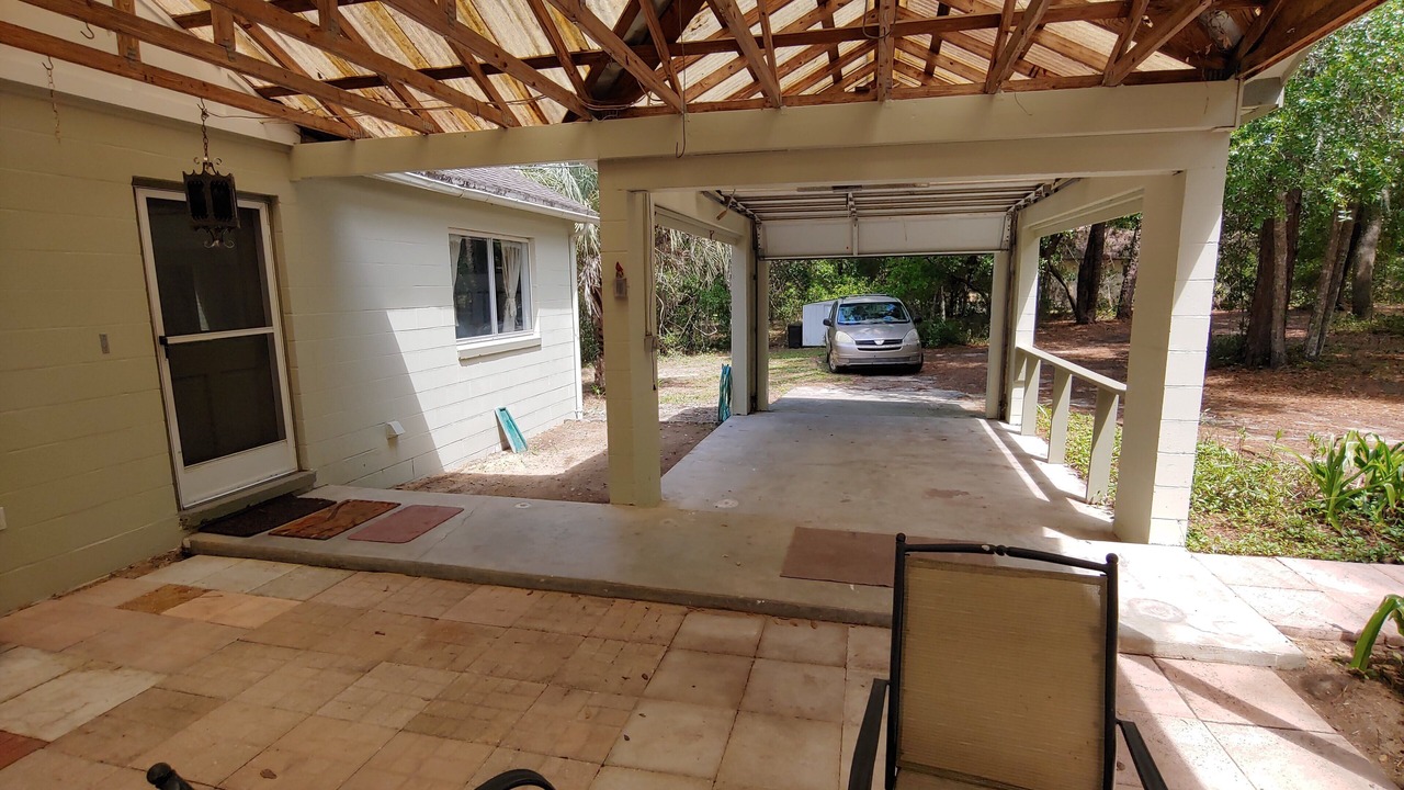 Photo of Patio Balcony in Putnam Hall