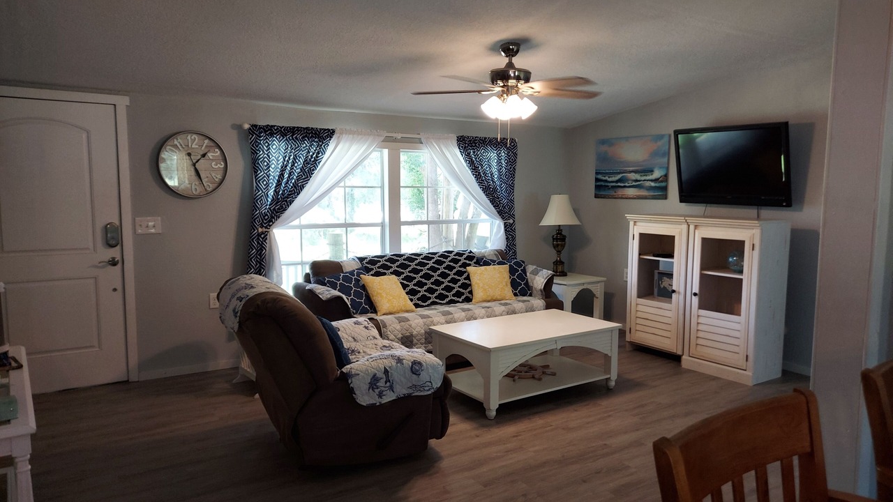 Photo of Livingroom in Brooksville