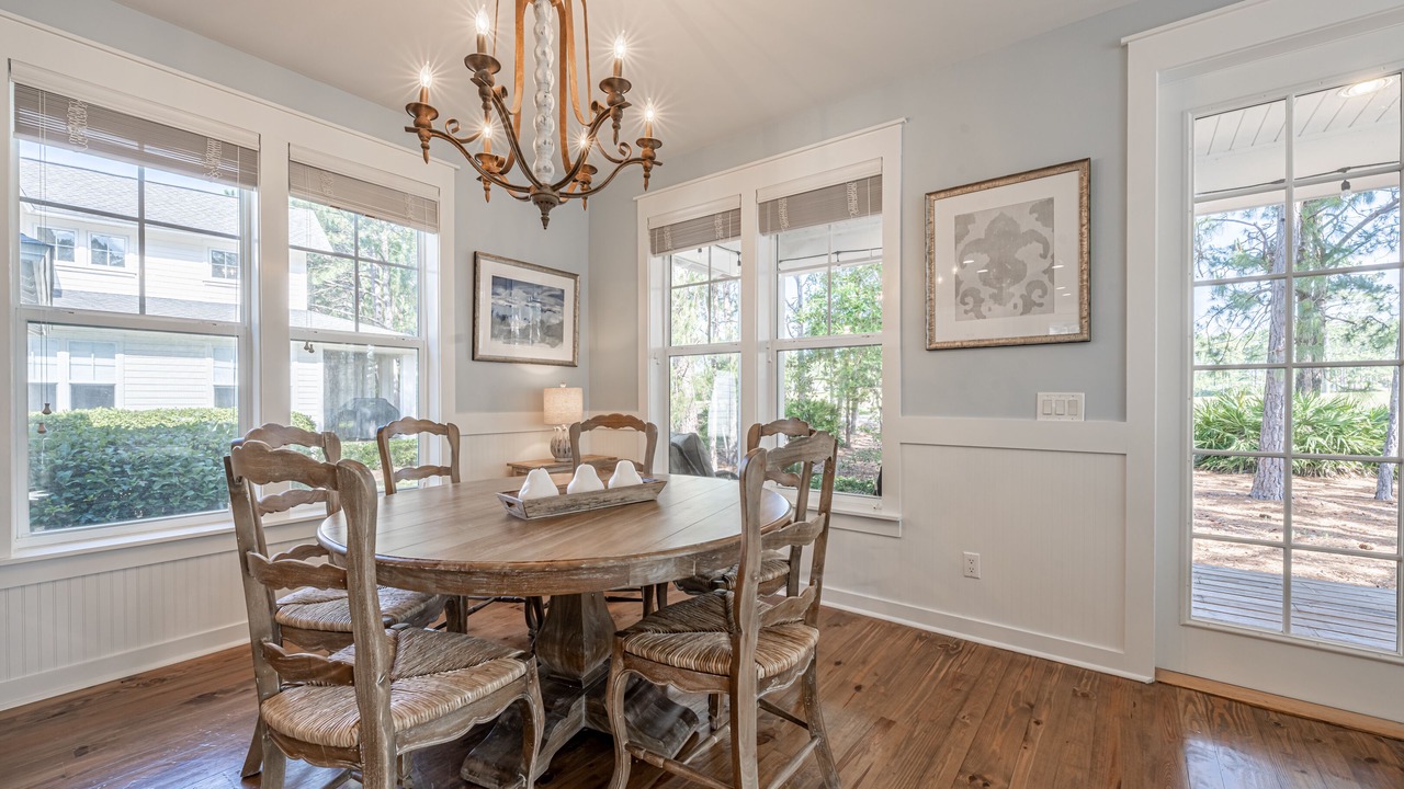 Photo of Livingroom in Laurel Grove