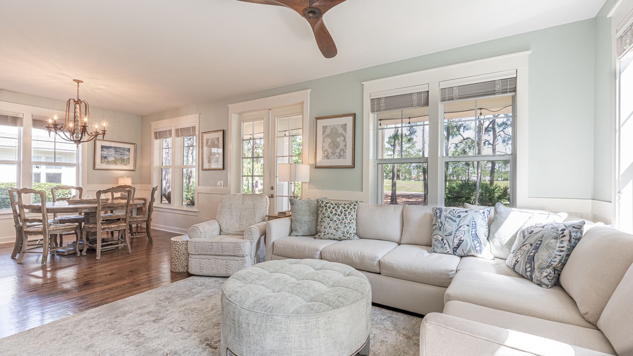 Photo of Livingroom in Laurel Grove