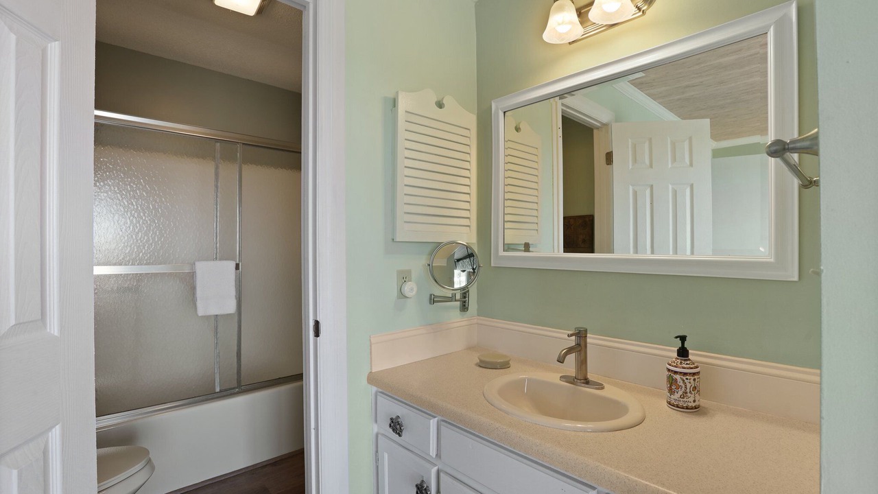 Photo of Bathroom in Oceanmarsh Subdivision