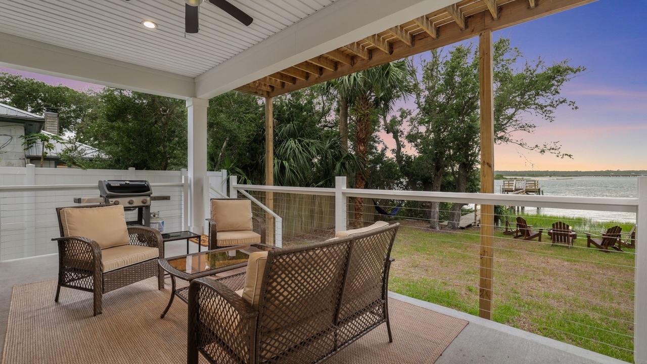 Photo of Patio Balcony in Crescent Beach