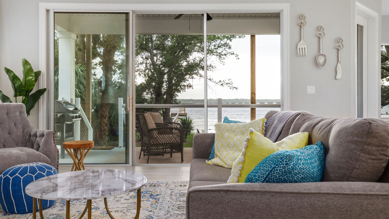 Photo of Livingroom in Crescent Beach