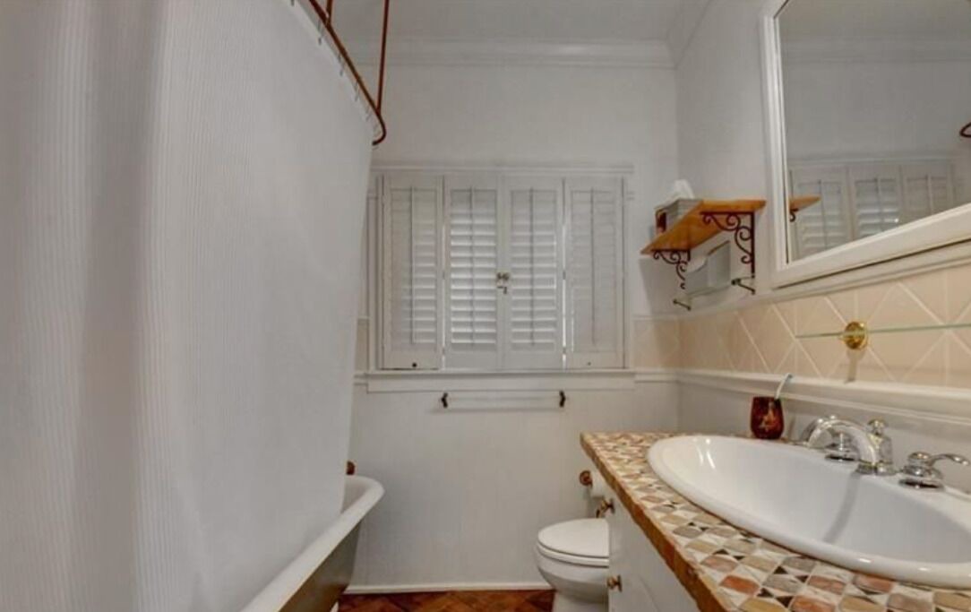 Photo of Bathroom in Riverside Park