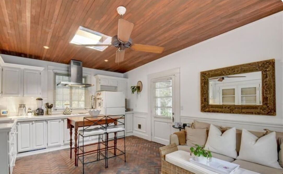Photo of Livingroom in Riverside Park