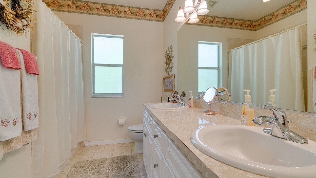 Photo of Bathroom in Citrus Springs