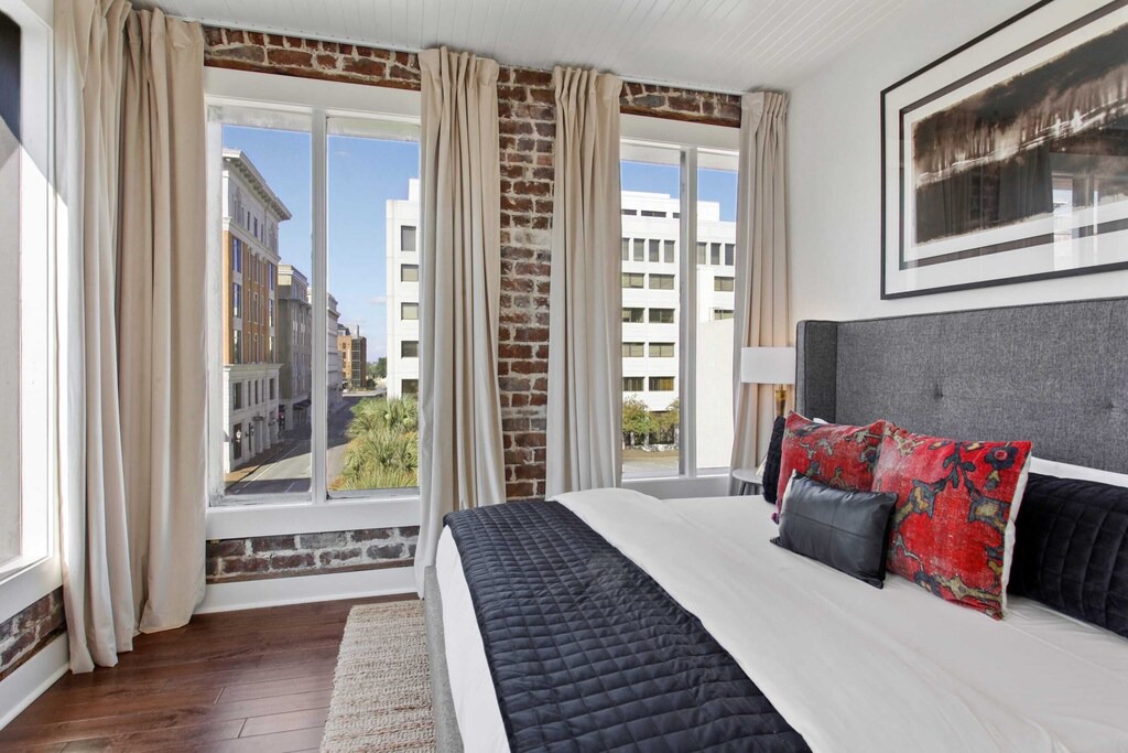 Photo of Bedroom in Historic District - North