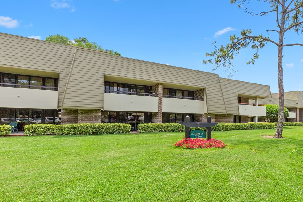 Photo of Buildings in Palm Harbor