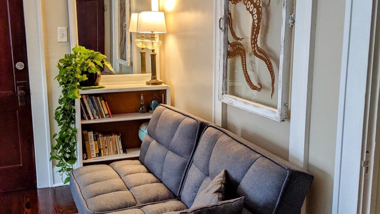 Photo of Livingroom in Historic Uptown