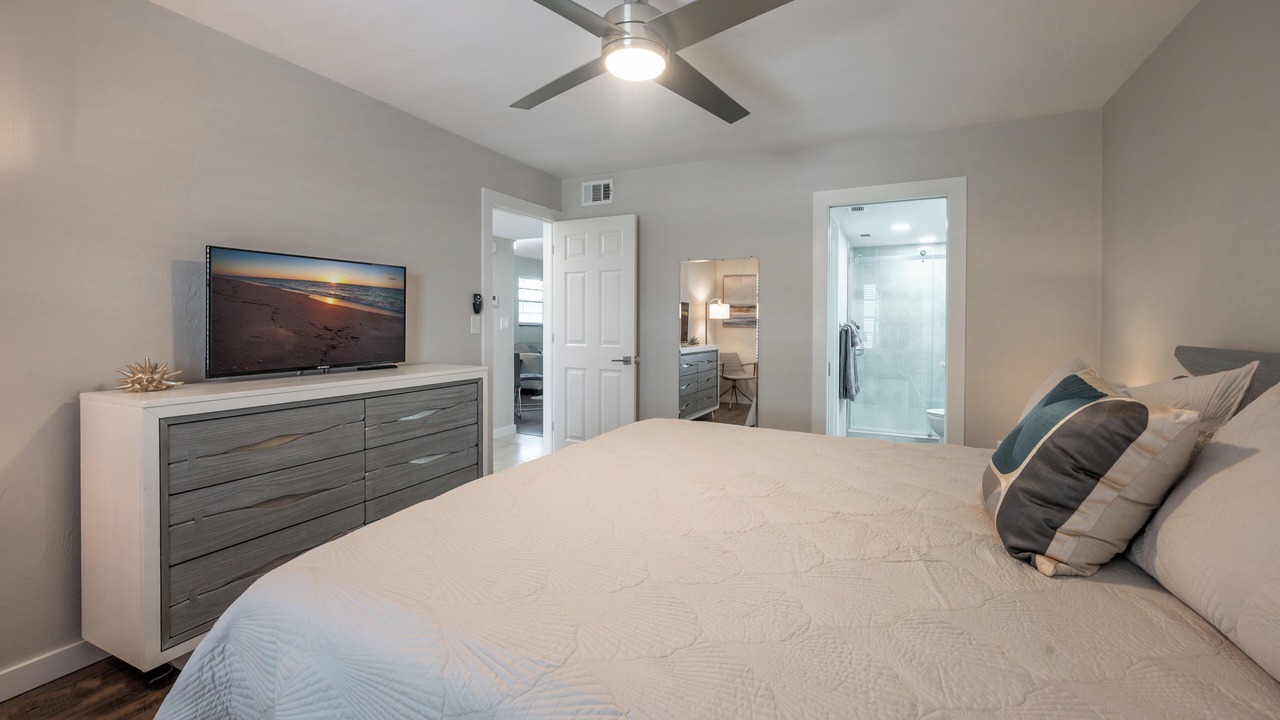 Photo of Bedroom in Park Shore