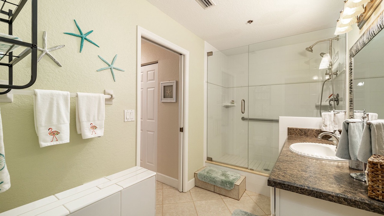 Photo of Bathroom in Independence Square
