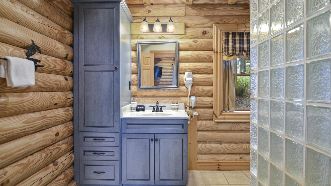 Photo of Bathroom in Blairsville