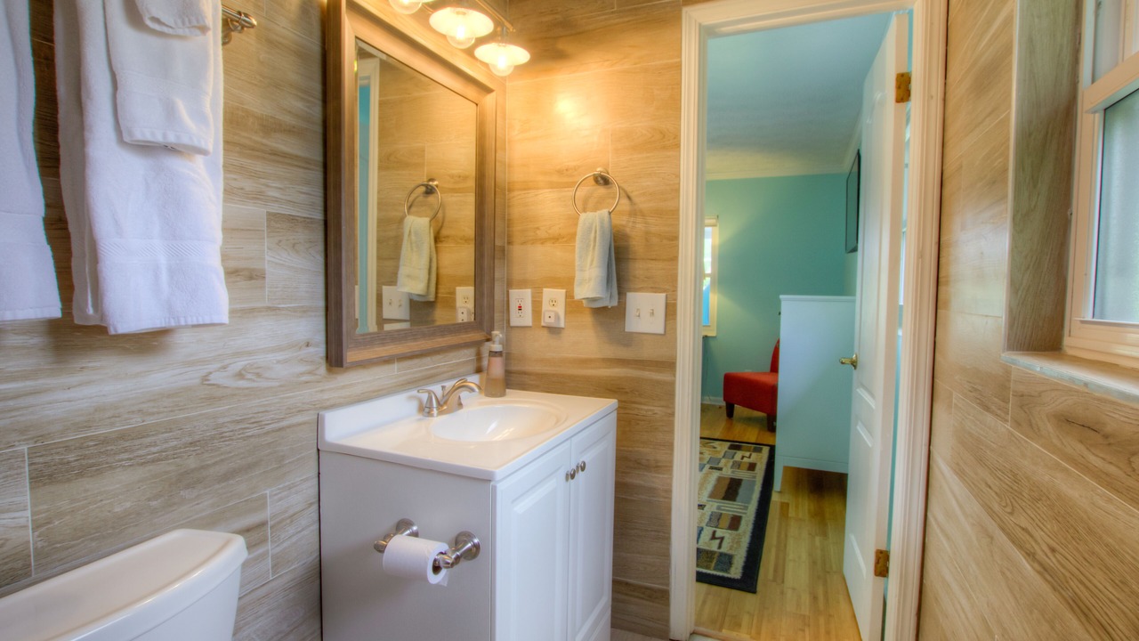 Photo of Bathroom in Dolphin's Cove