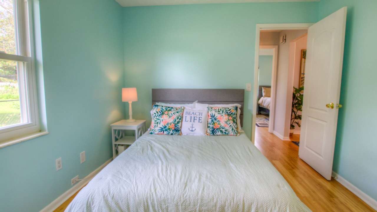 Photo of Bedroom in Dolphin's Cove