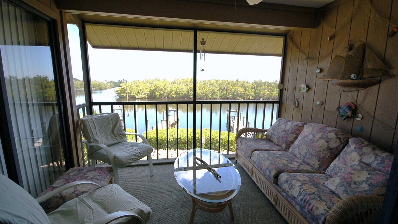 Photo of Livingroom in Bokeelia
