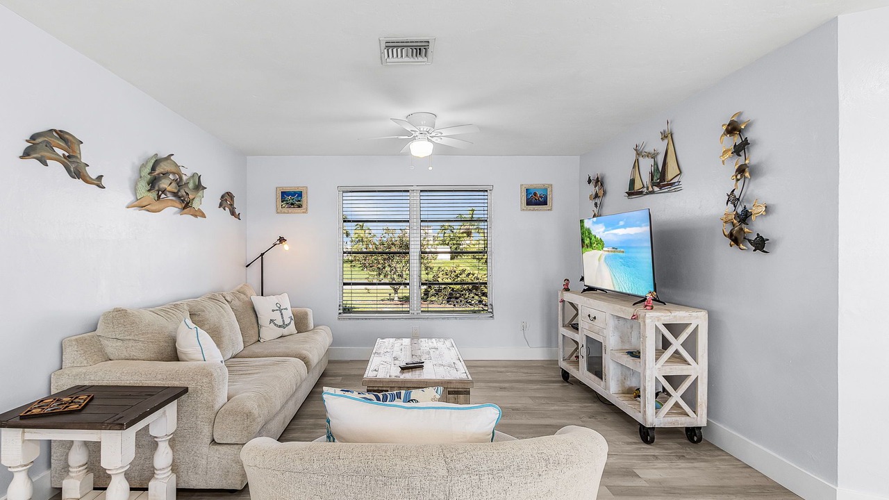Photo of Livingroom in Saint James City