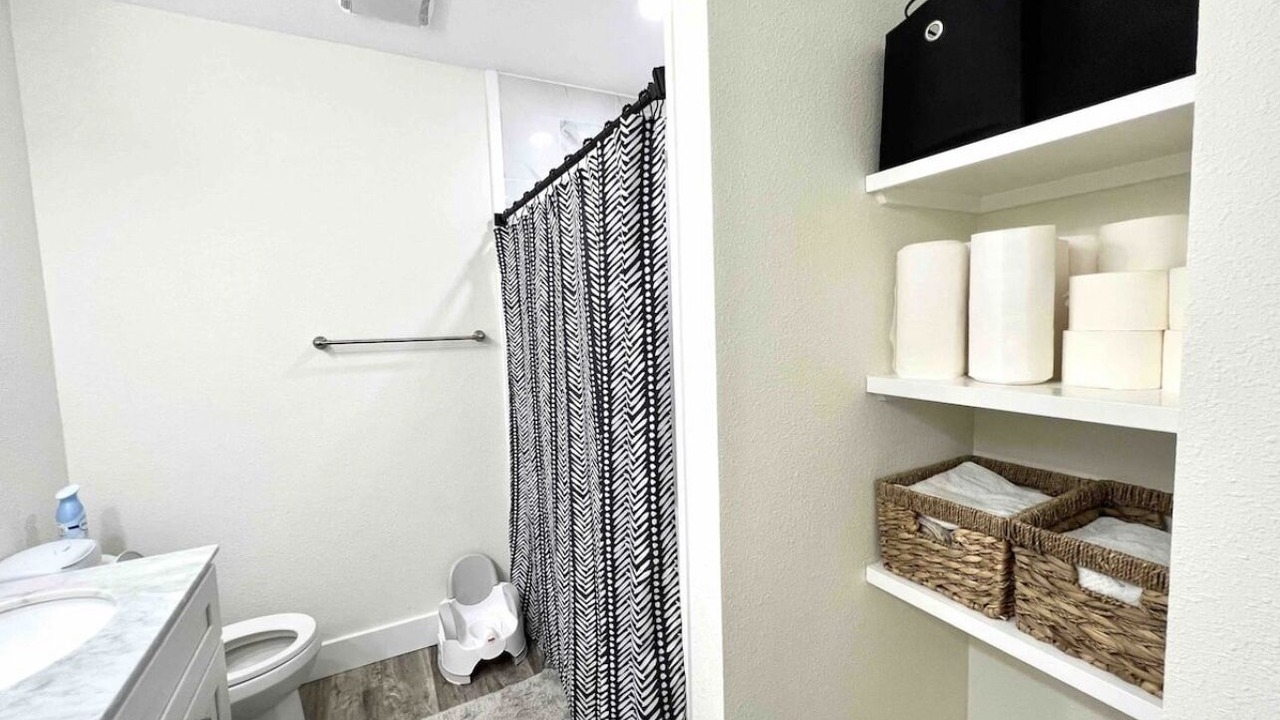 Photo of Bathroom in Navy Point