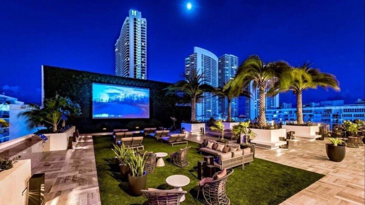 Photo of Outdoor in Hallandale Beach