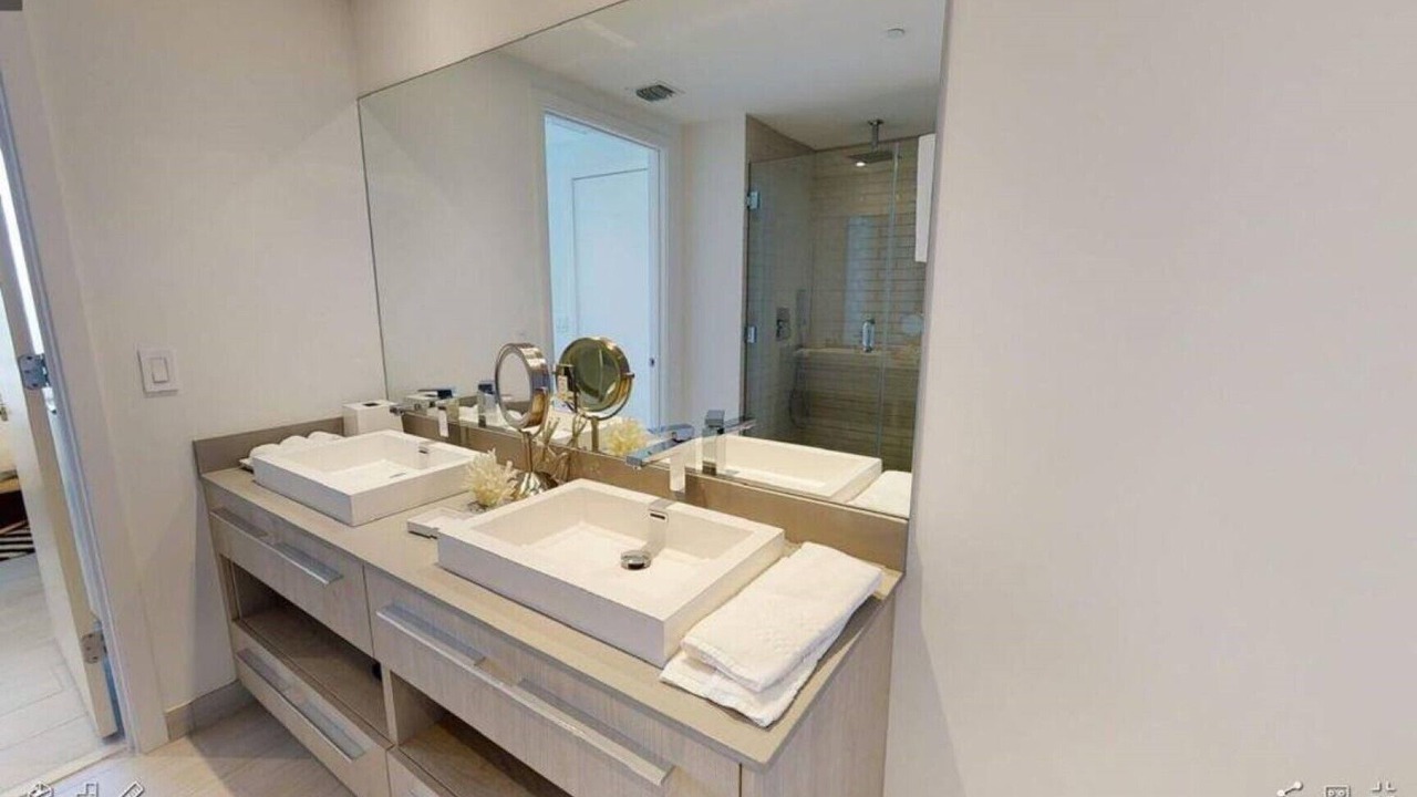 Photo of Bathroom in Hallandale Beach