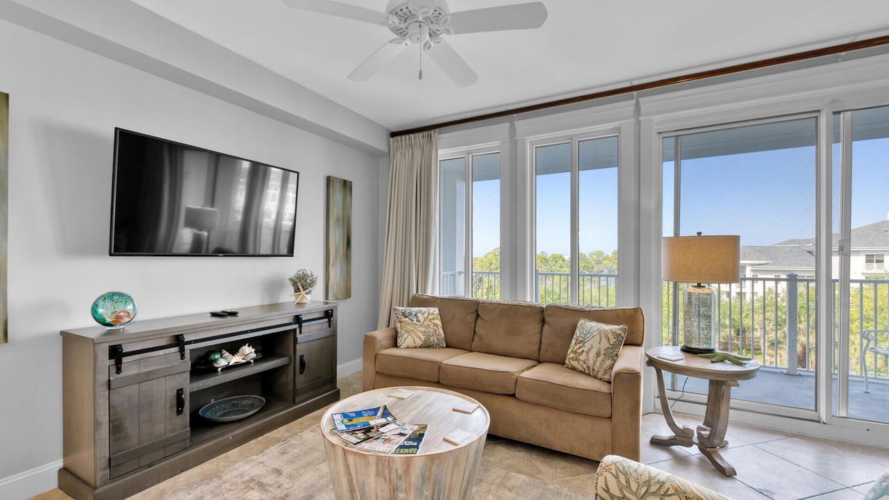 Photo of Livingroom in Baytowne Wharf