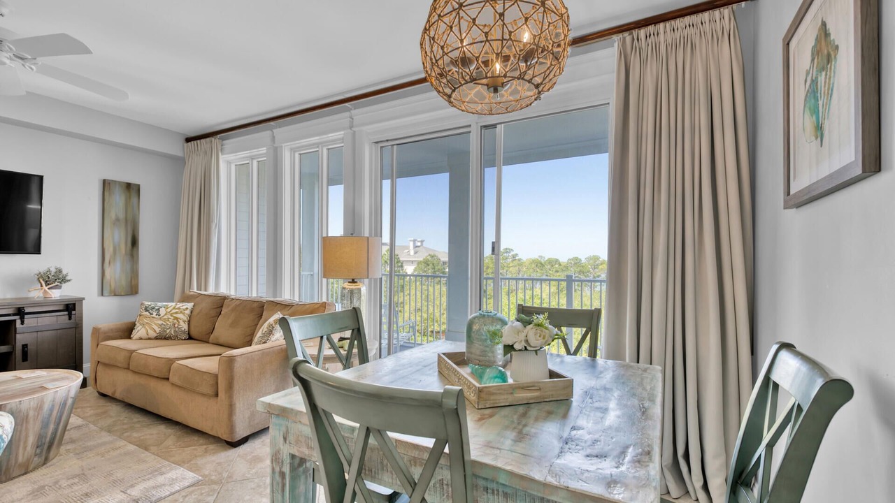 Photo of Livingroom in Baytowne Wharf