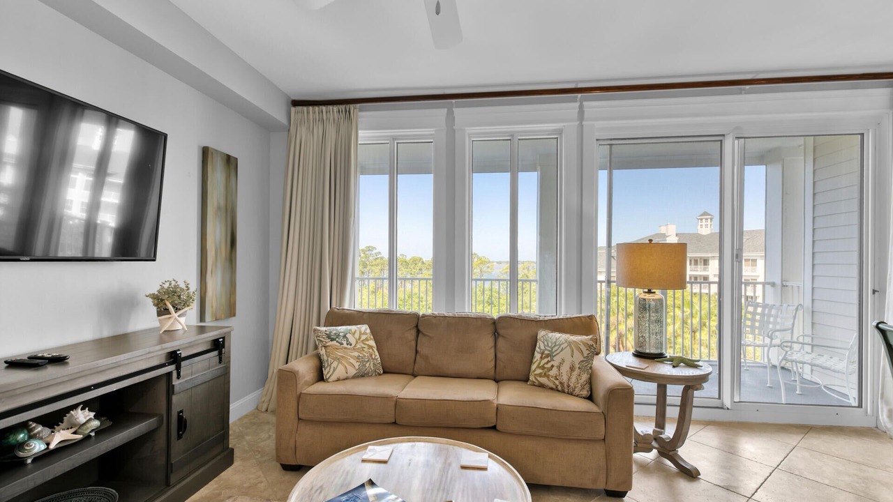 Photo of Livingroom in Baytowne Wharf