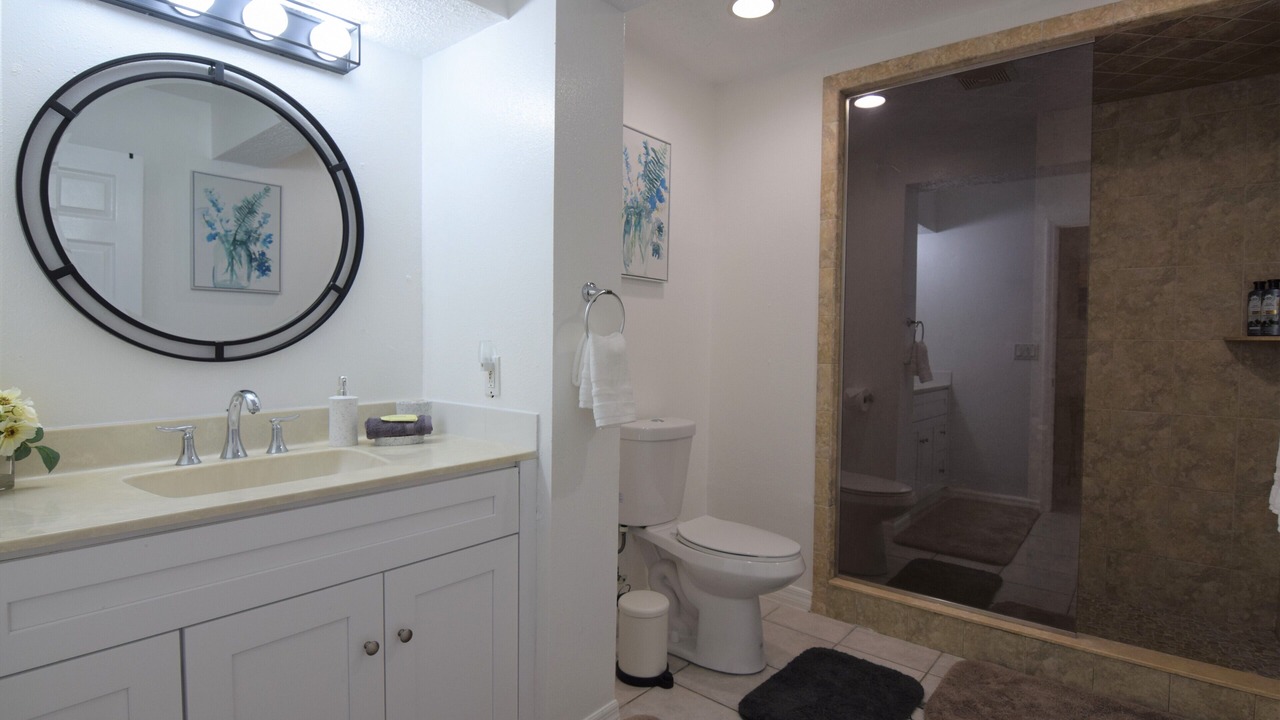 Photo of Bathroom in South Gate Ridge