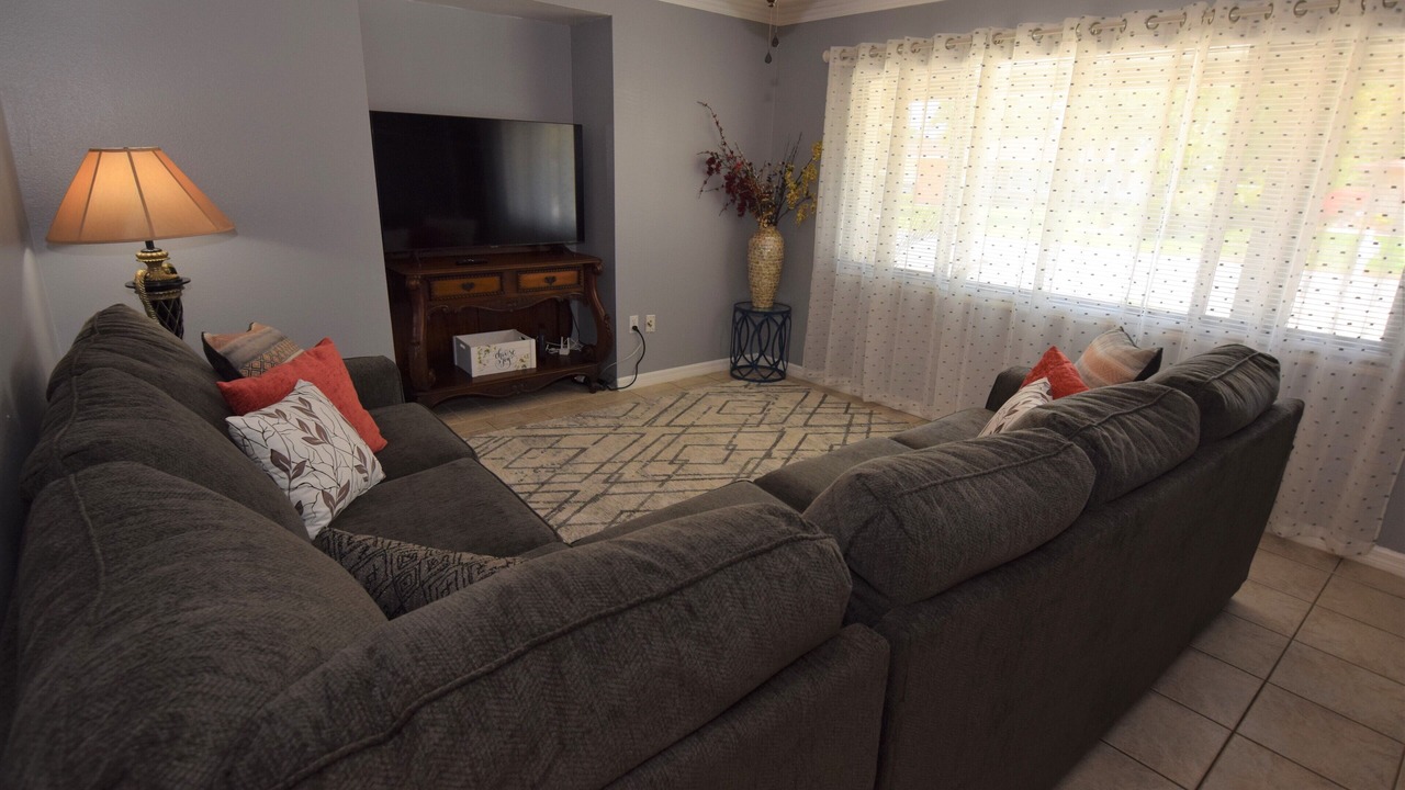 Photo of Livingroom in South Gate Ridge