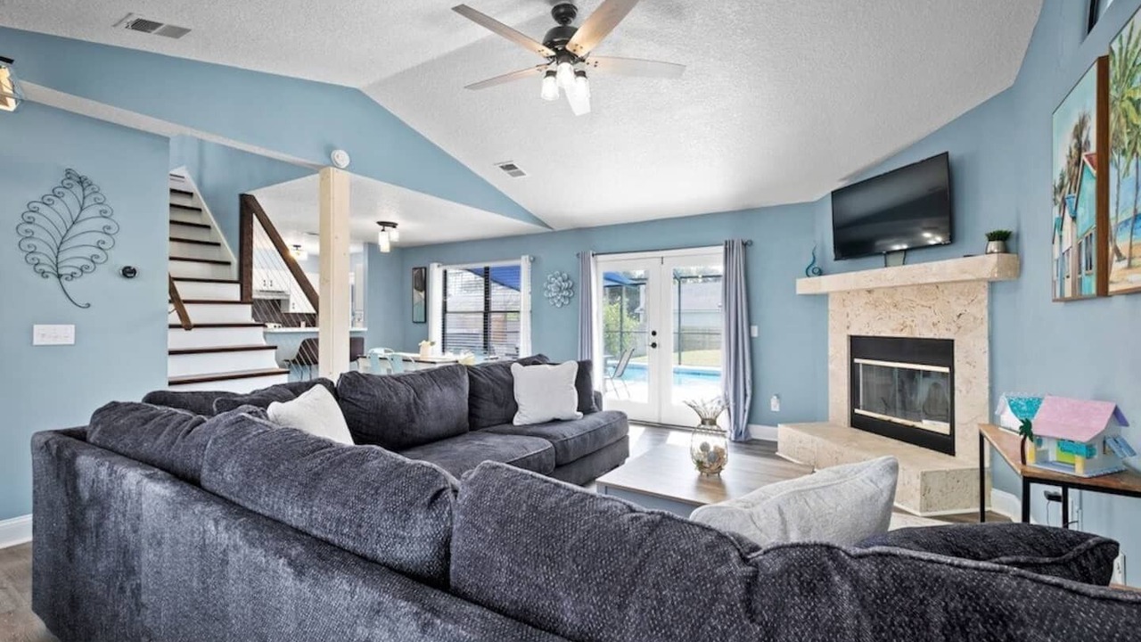 Photo of Livingroom in Dolphin's Cove