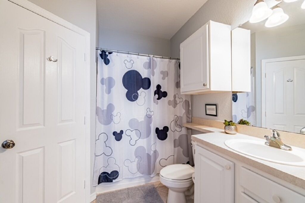 Photo of Bathroom in Lindfields