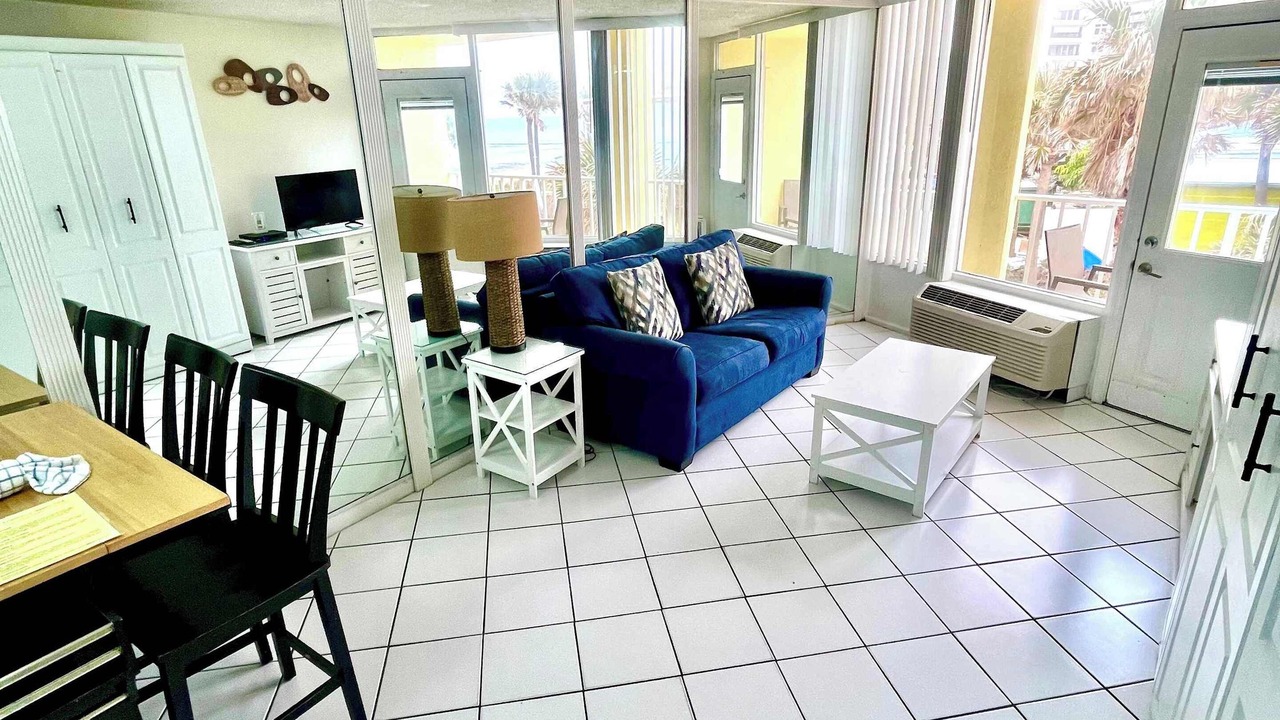 Photo of Livingroom in Ormond Beach