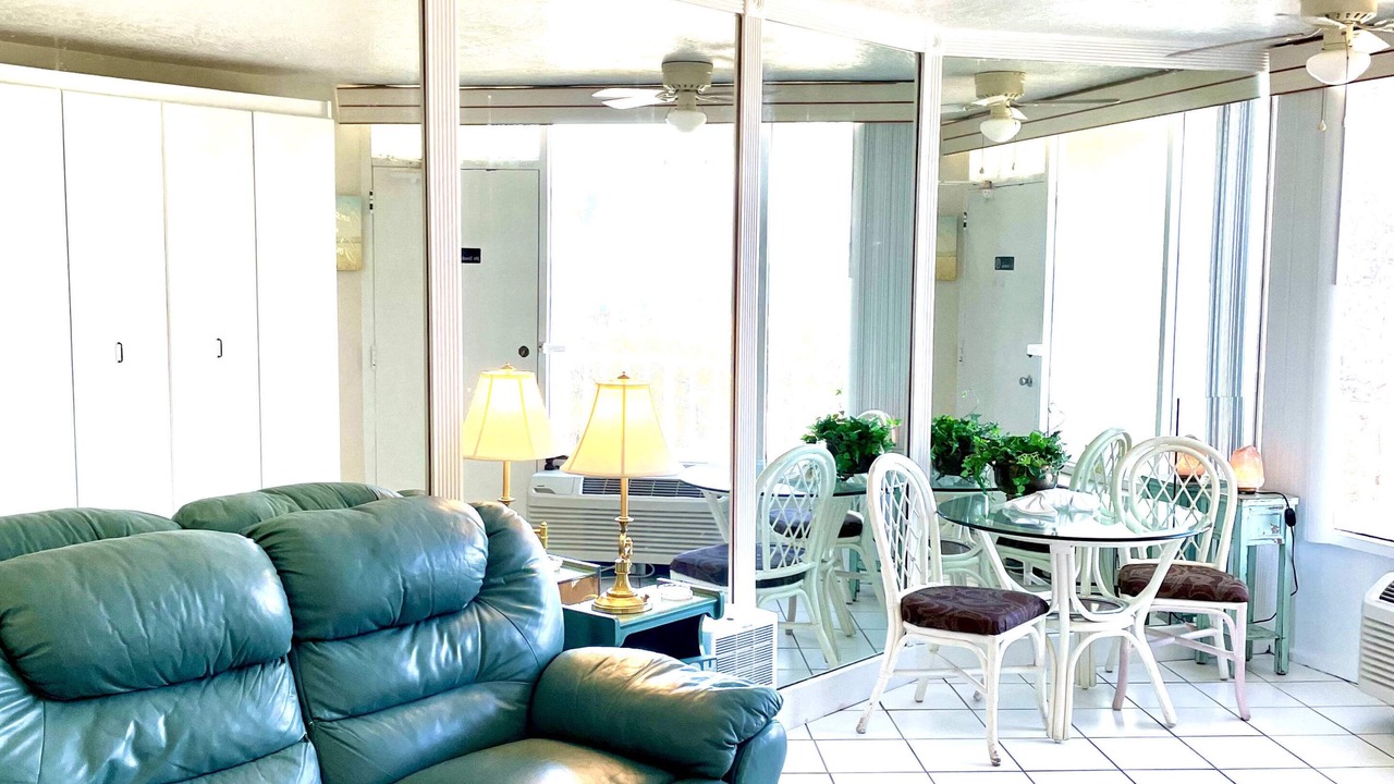 Photo of Livingroom in Ormond Beach