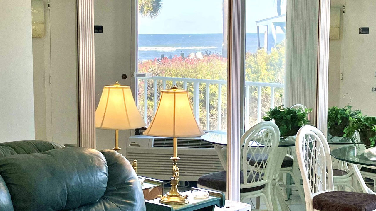 Photo of Livingroom in Ormond Beach