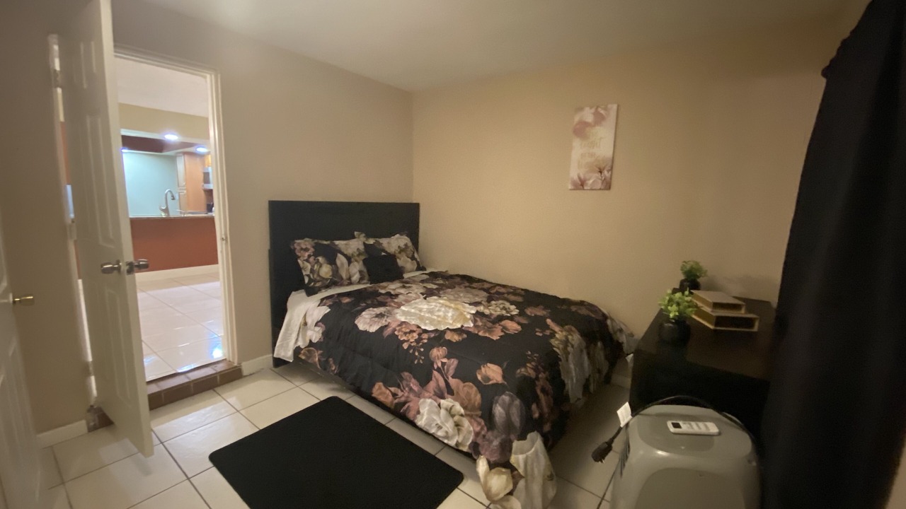 Photo of Bedroom in Coral Springs
