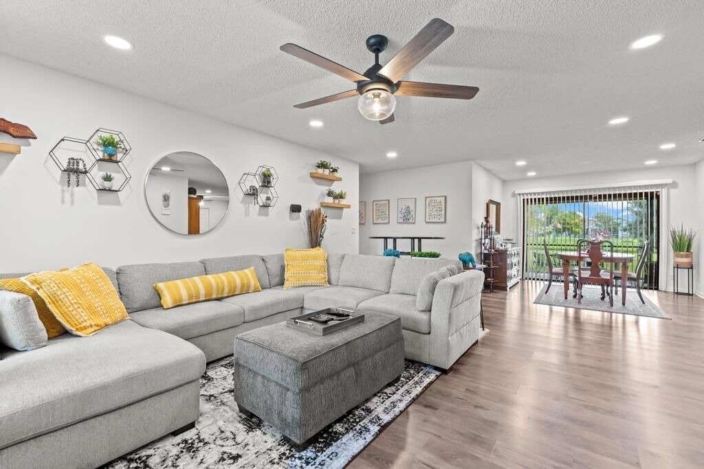 Photo of Livingroom in Royal Palm Beach
