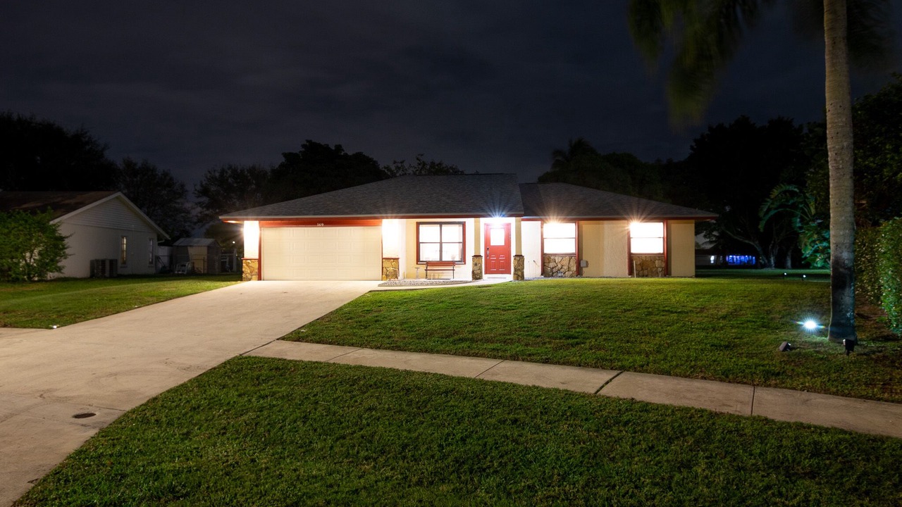 Photo of Outdoor in Royal Palm Beach