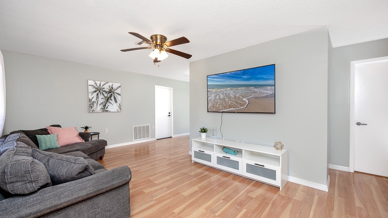 Photo of Livingroom in Jasmine Estates