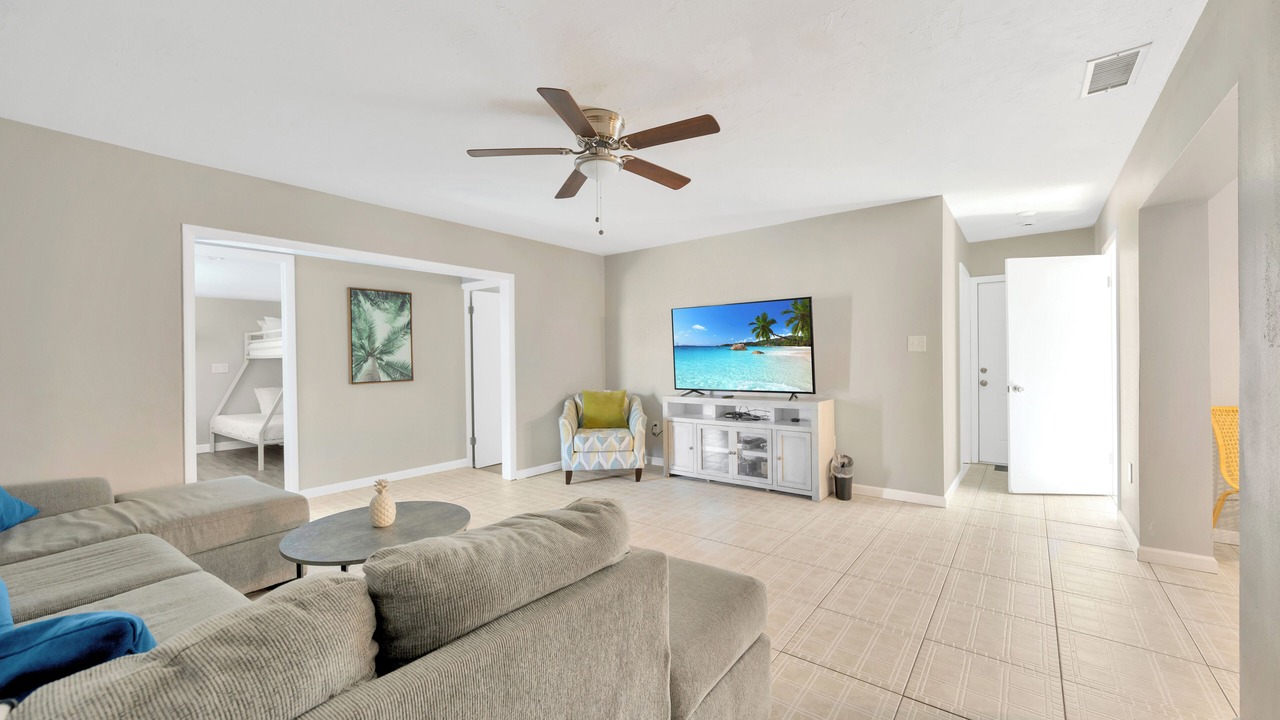 Photo of Livingroom in Gulf Gate Estates