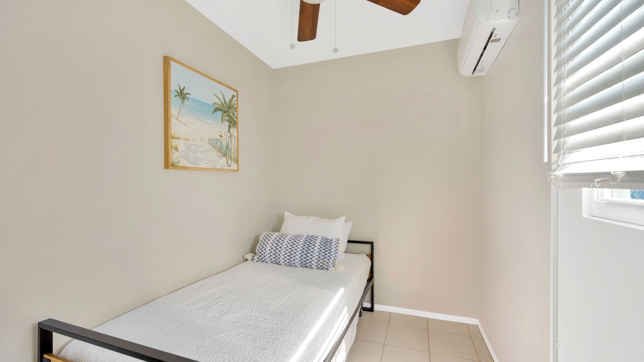 Photo of Bedroom in Gulf Gate Estates