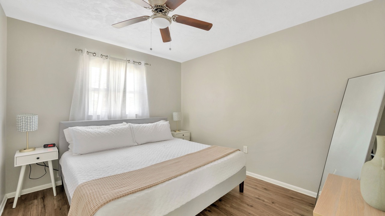 Photo of Bedroom in Gulf Gate Estates