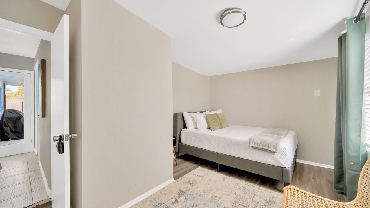 Photo of Bedroom in Gulf Gate Estates