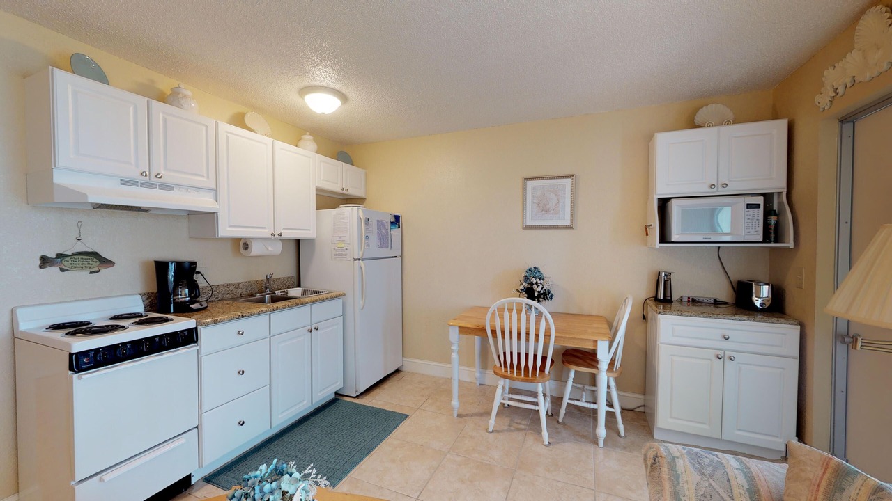 Photo of Kitchen in Isles of Capri