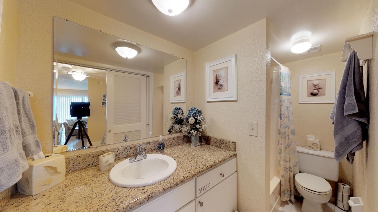 Photo of Bathroom in Isles of Capri