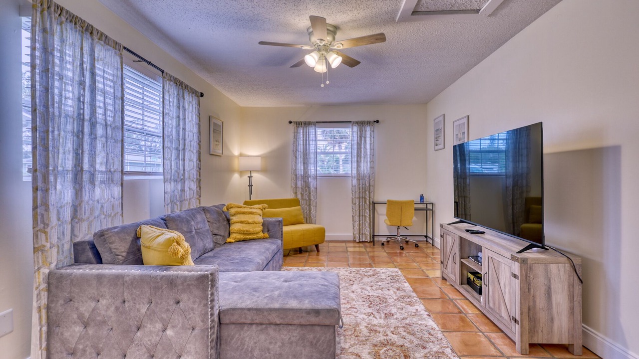 Photo of Livingroom in Sarasota Springs