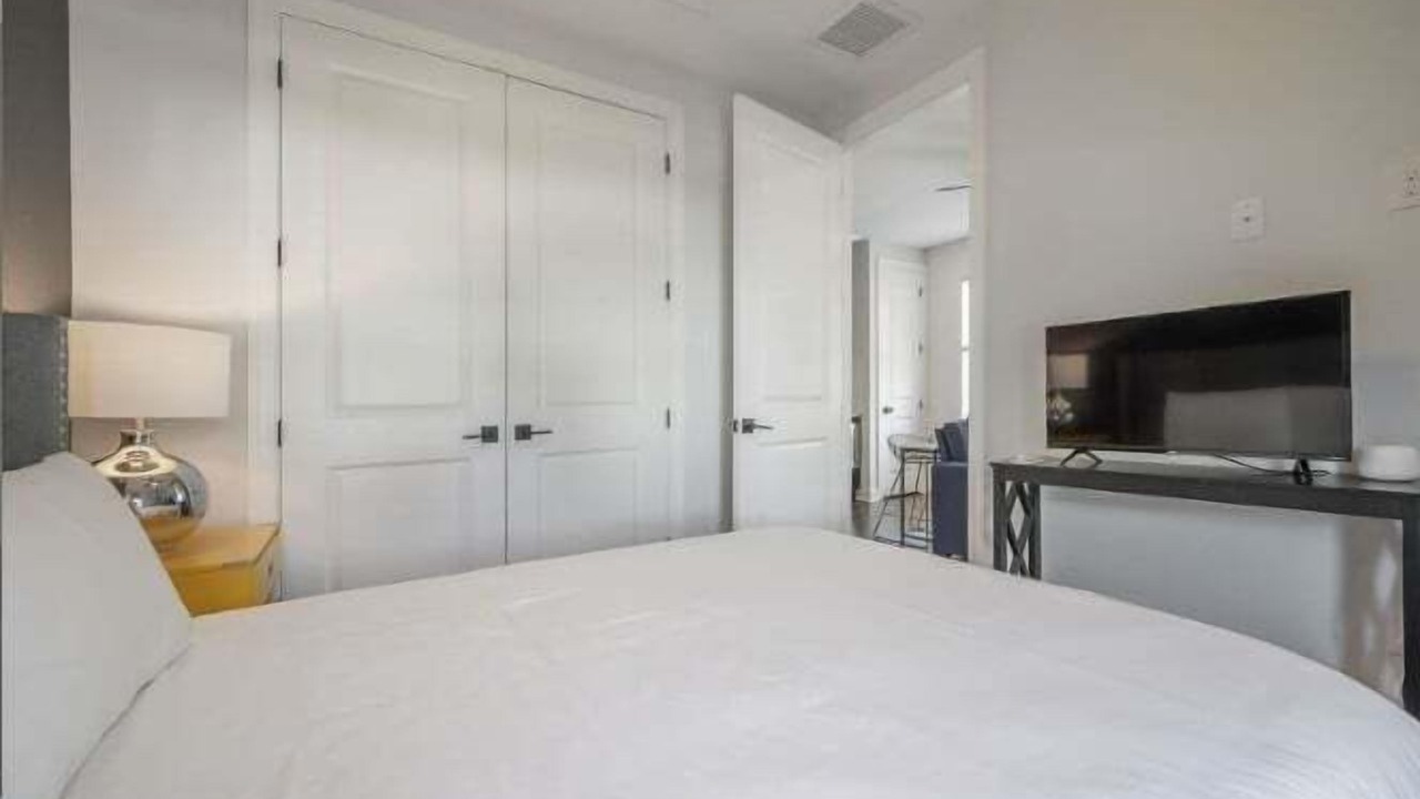Photo of Bedroom in North Hyde Park