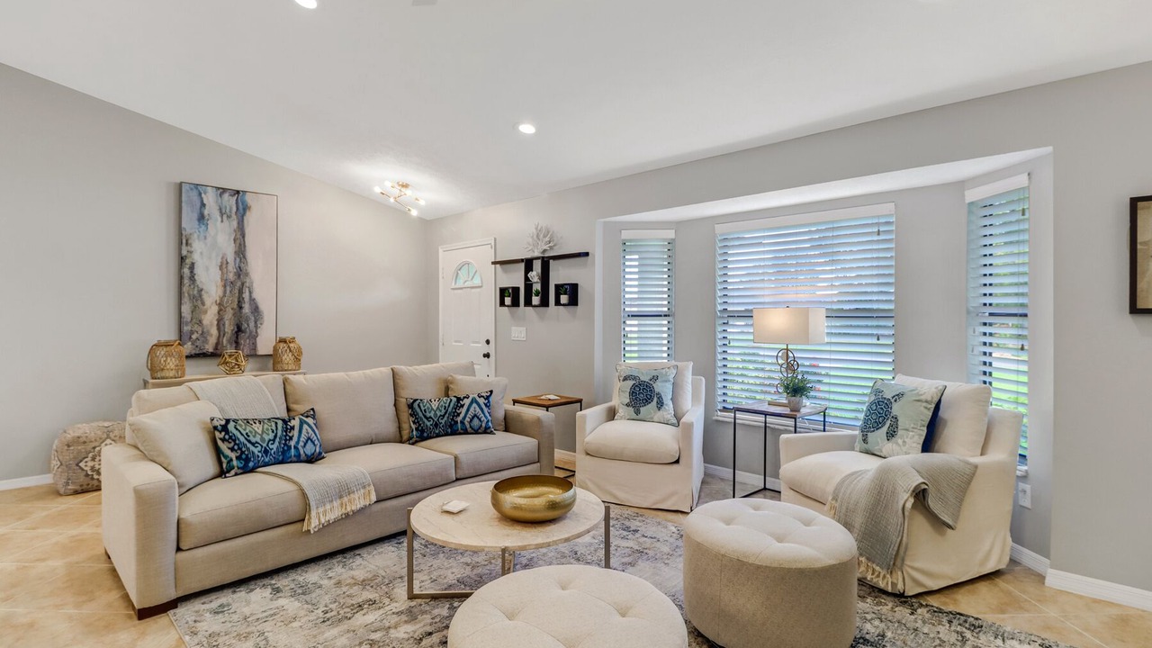 Photo of Livingroom in Willoughby Acres