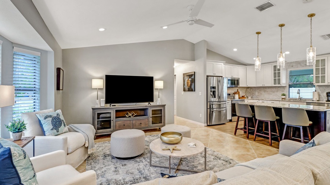 Photo of Livingroom in Willoughby Acres
