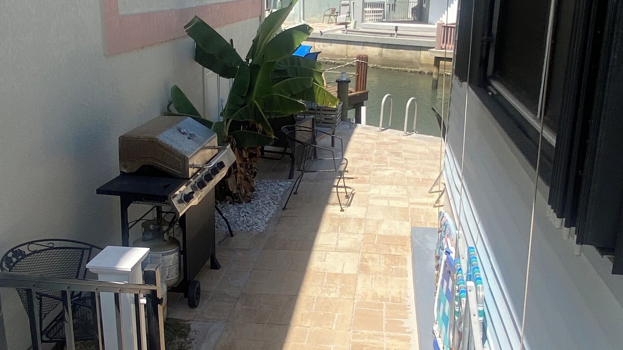Photo of Patio Balcony in Nettles Island